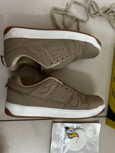 Zaydn Sneakers (Almost new)