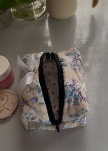 Makeup Pouches🌸