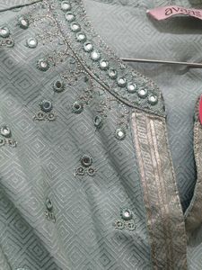 URGENT SELLING!! Elegant Sleeveless Tunic Top