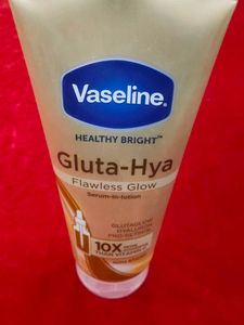 17G + Gluta-Hya Flawless Glow, 200Ml