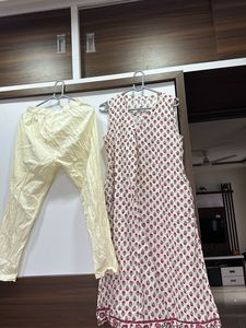 Floral Print Sleeveless Kurta