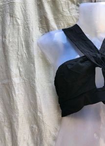 SHEIN BLACK CROP TOP