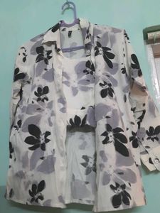 Two piece shirt and tank top, Size S-M