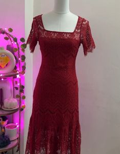 Elegant Red Lace Midi Dress
