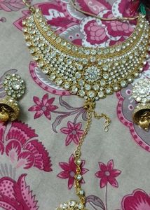 Elegant Gold &amp; Crystal Necklace