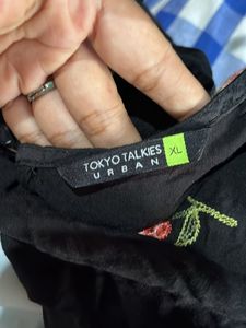 Women Black Top