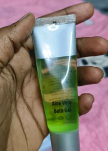 Moody Facewash Of 2 &amp; Mini Aloe vera Bath Gel