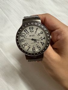 Quartz Vintage Women’s Watch
