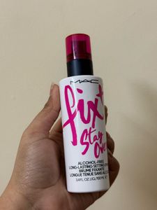 MAC Fix+ Stay Over