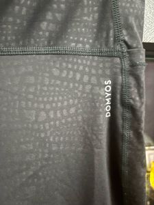 Croc Print 3/4th Leggings