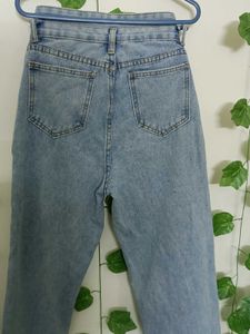 URBANIC mom Jeans In Blue Colour