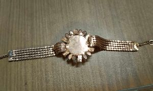 Sparkling Crystal Women&#39;s Watch