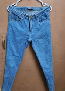 Dress Berry Women&#39;s Mid-Rise Blue Jeans