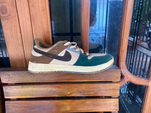 Nike Low Top Sneakers