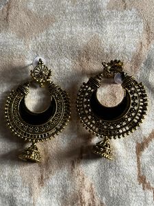 Golden Black Earrings Very Elegant