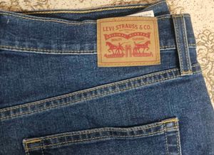 Trendy Levi's Jeans 👖 (Unisex)