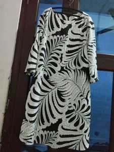 H&amp;M Stylish Short Middy