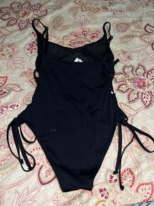 Pretty Bodysuit With Side Design