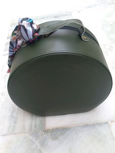 Lakme Olive Green Vanity Box