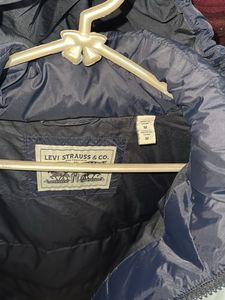 Like New Levi's Puffer Jacket - Stylish &amp; Warm