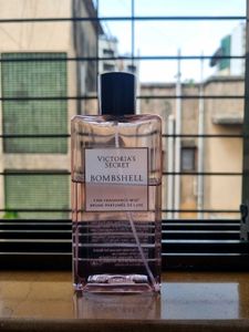 Victoria Secret Body Mist Bombshell