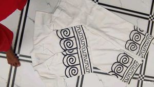 “Premium Cotton White Co-ord Set with Black Greek