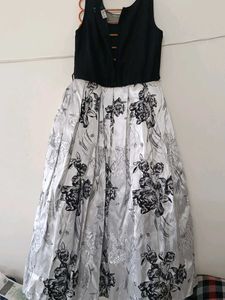 Elegant Black &amp; Sliver Floral Dress
