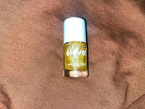 Elevet Gold Glitter Nail Polish