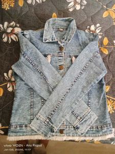 Stylish Denim Jacket with Fringe