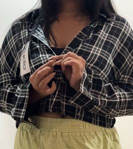 Zudio Black Crop Plaid Shirt