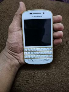 Blackberry Q10 Special Edition Gold