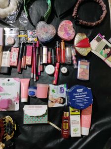 Random 2 Products With Three Freebies😍🎉💥