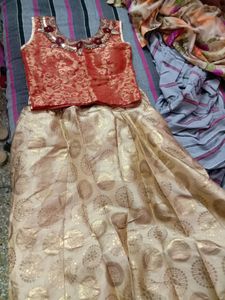 Crop Top With Skirt M To L Size