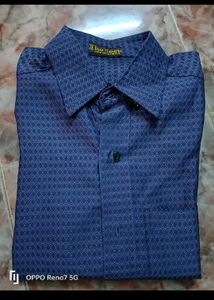 Patterned Blue Formal Shirt Size 40