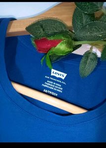 Levi&#39;s T-shirt 99/- Only