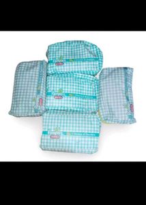 4 Pampers Pouch Combo