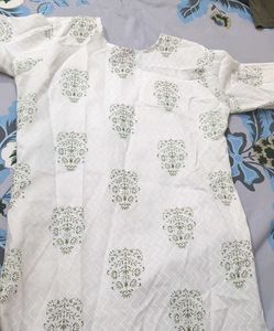 Elegant White &amp; Gold Embroidered Kurti