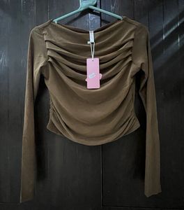 Brand new ruched mesh top 🤎
