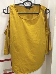 Harpa Shoulder Cut Out Top Size-XL