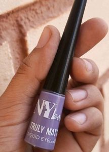 Ny Bae Eyeliner