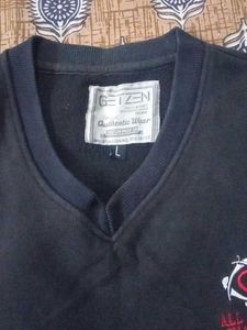 Stylish Black Sweatshirt