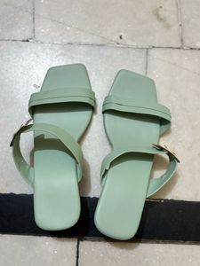 Mint Green heels 👠
