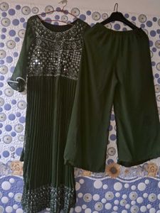 Naira Cut For Women