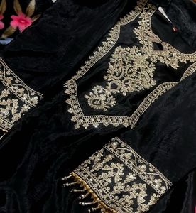 Elegant Black Velvet Dupatta