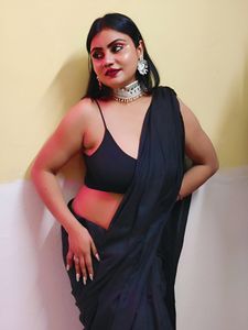 Plain Black Cotton Saree With A Shine🌟