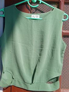 Green Top Without Sleeves
