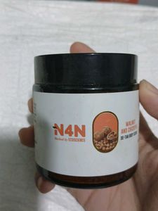 N4N Walnut &amp; Chickpea Body Scrub