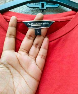 Red Short Sleeve Crop Tshirt