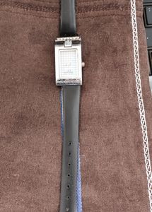 Ladies Watch With Out Cell