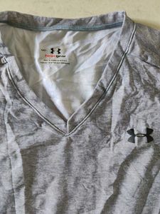 Under Armour 🩶 Grey Active Wear T Shirt